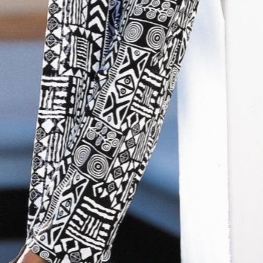 Brownstone Studi gauze pants with an Aztec print